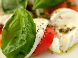 Tomat & Mozzarella Sallad
